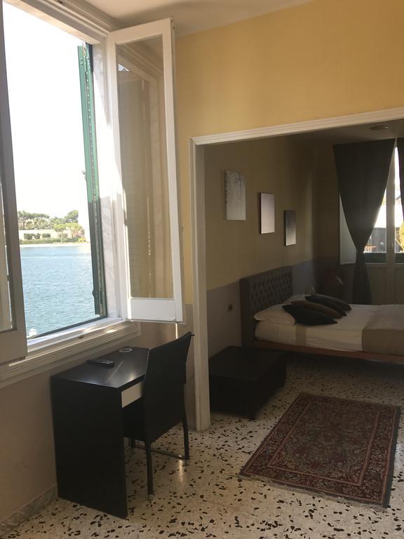 B&B Le Colonne Brindisi Szoba fotó
