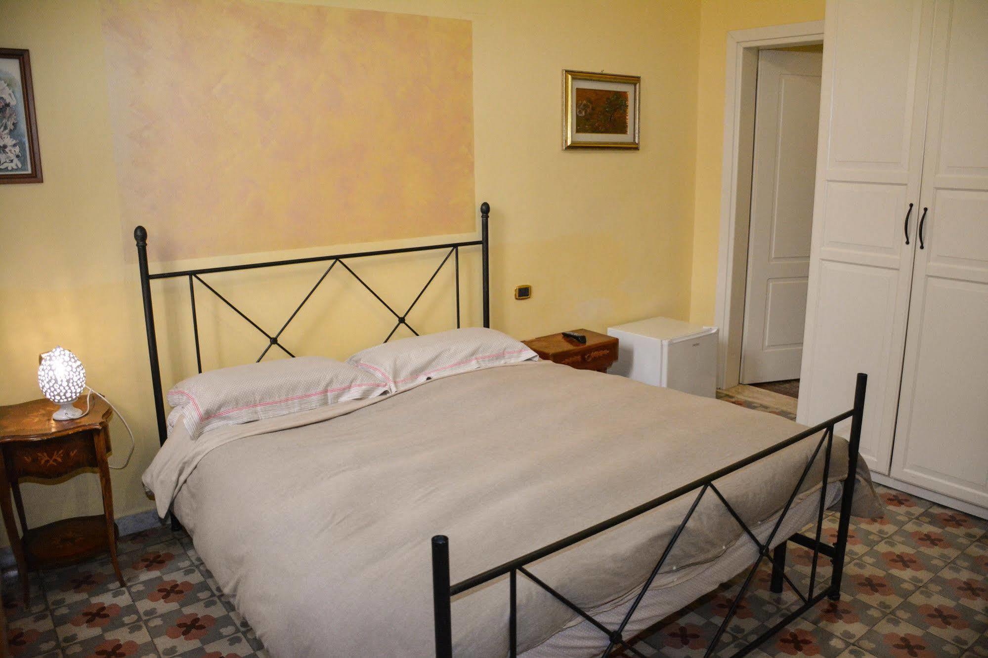 B&B Le Colonne Brindisi Kültér fotó